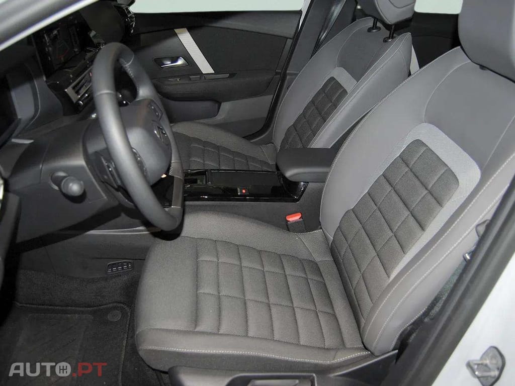 Citroen C4 1.2 Hybrid Plus e-DSC6