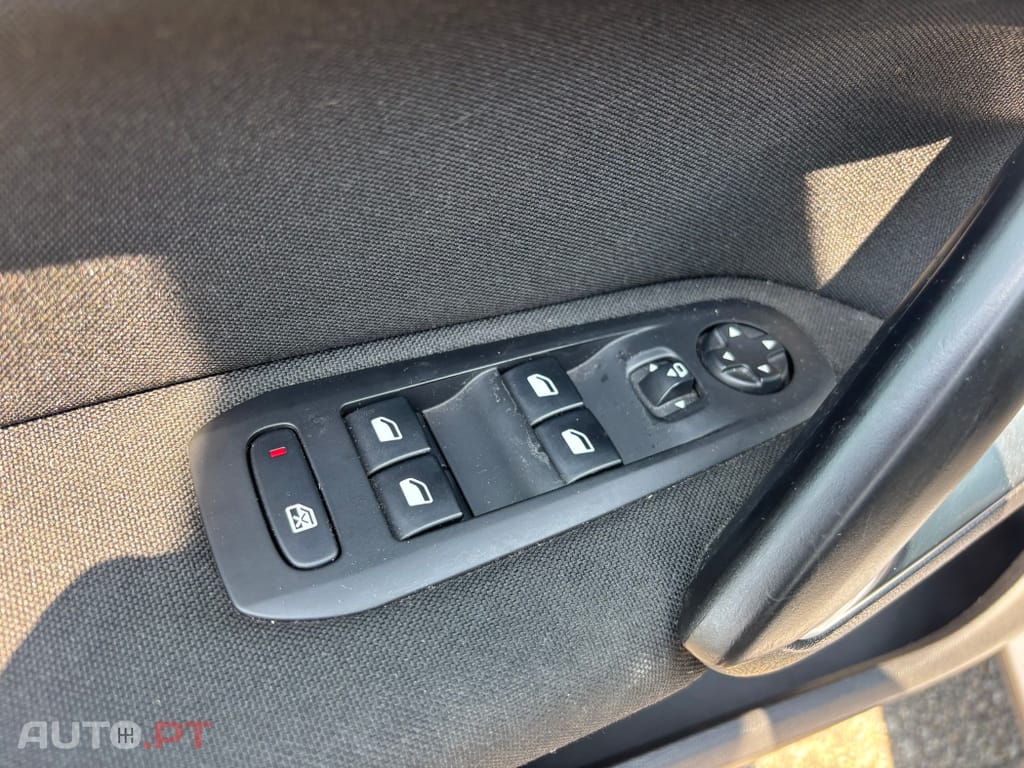 Peugeot 308 1.6 BlueHDi Allure J17