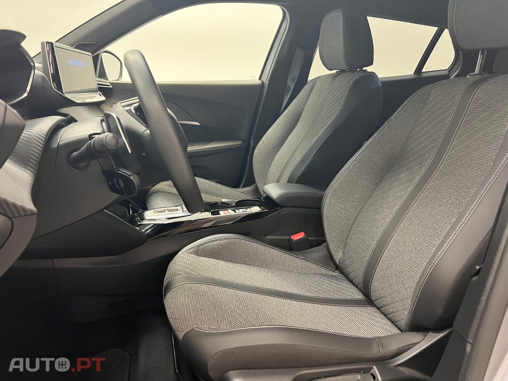 Peugeot 2008 1.2 Hybrid Allure e-DCS6