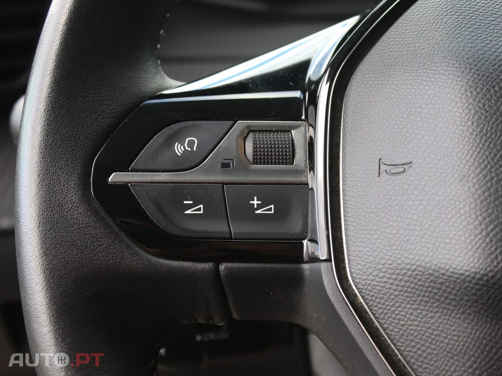 Peugeot E-208 50 kWh Active Pack