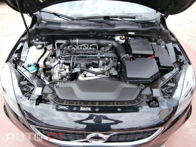 Volvo V40 2.0 D2 R-Design
