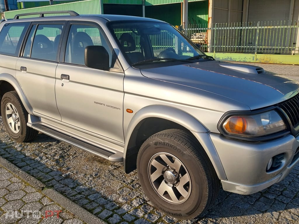 Mitsubishi Pajero Sport 2.5 TD GLS
