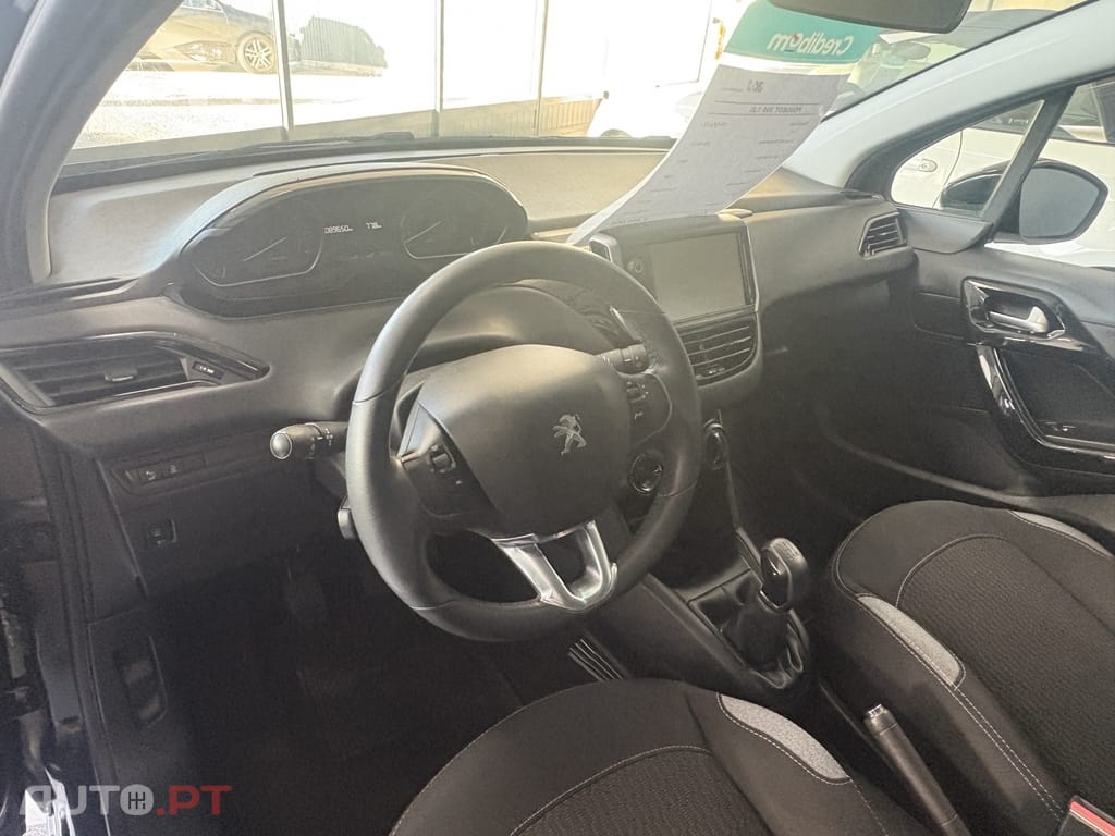 Peugeot 208 1.2 PureTech Signature