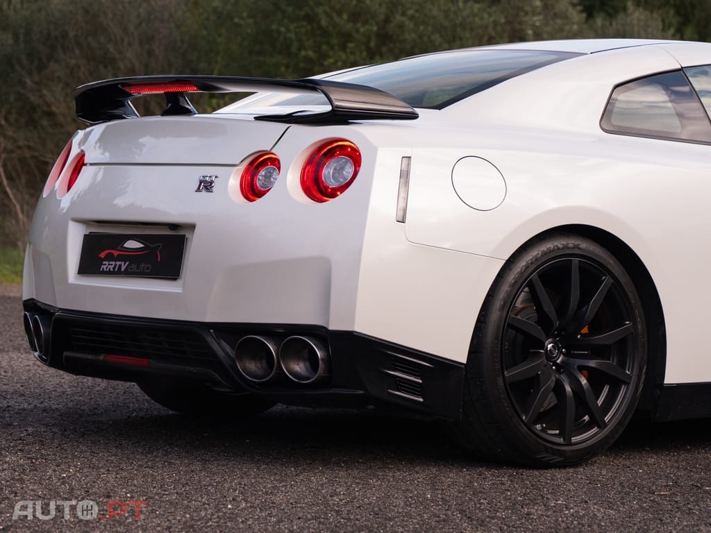 Nissan GT-R 3.8 V6 Black Edition