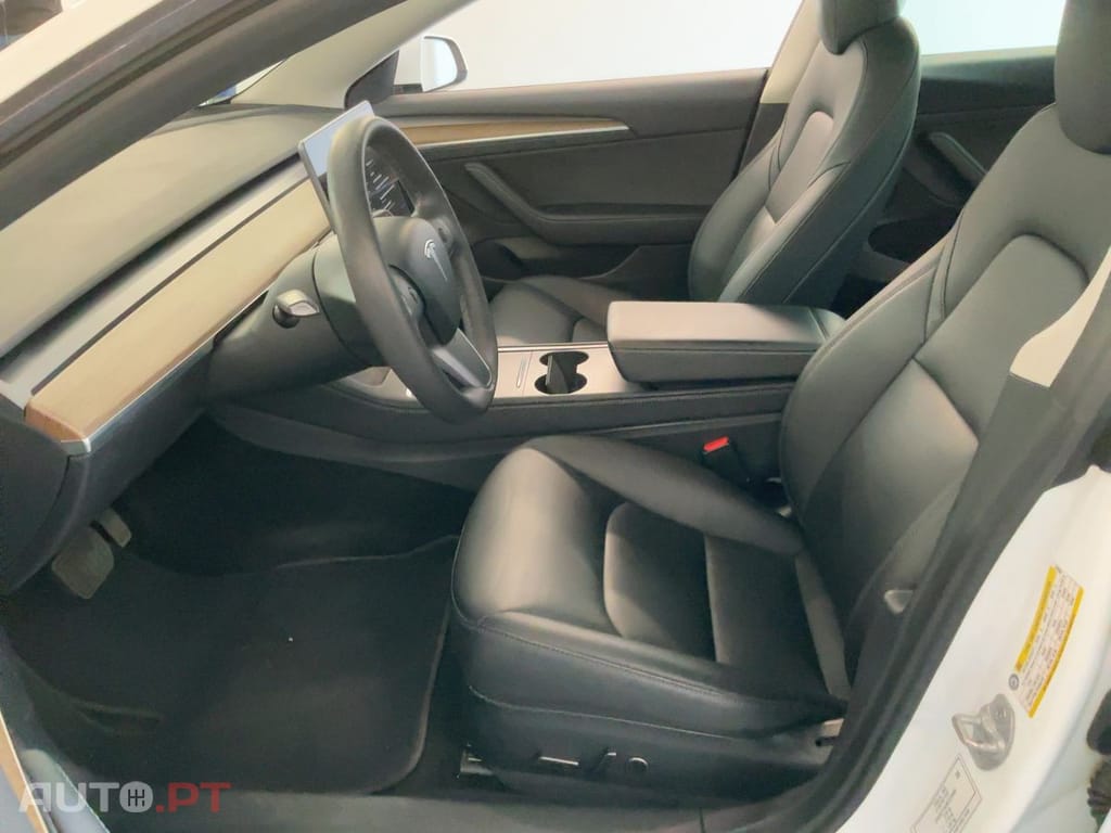 Tesla Model 3 Standard Range Plus RWD