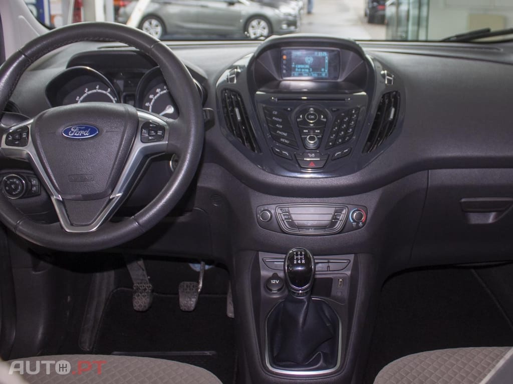 Ford Tourneo 1.0 EcoBoost Titanium