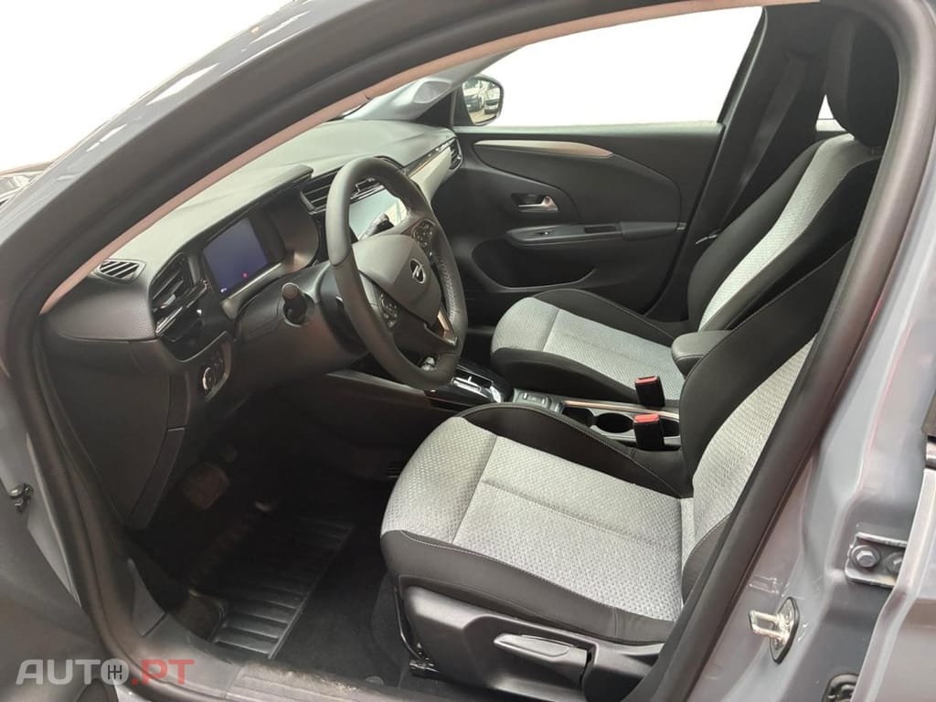 Opel Corsa 1.2 T Hybrid eDCT