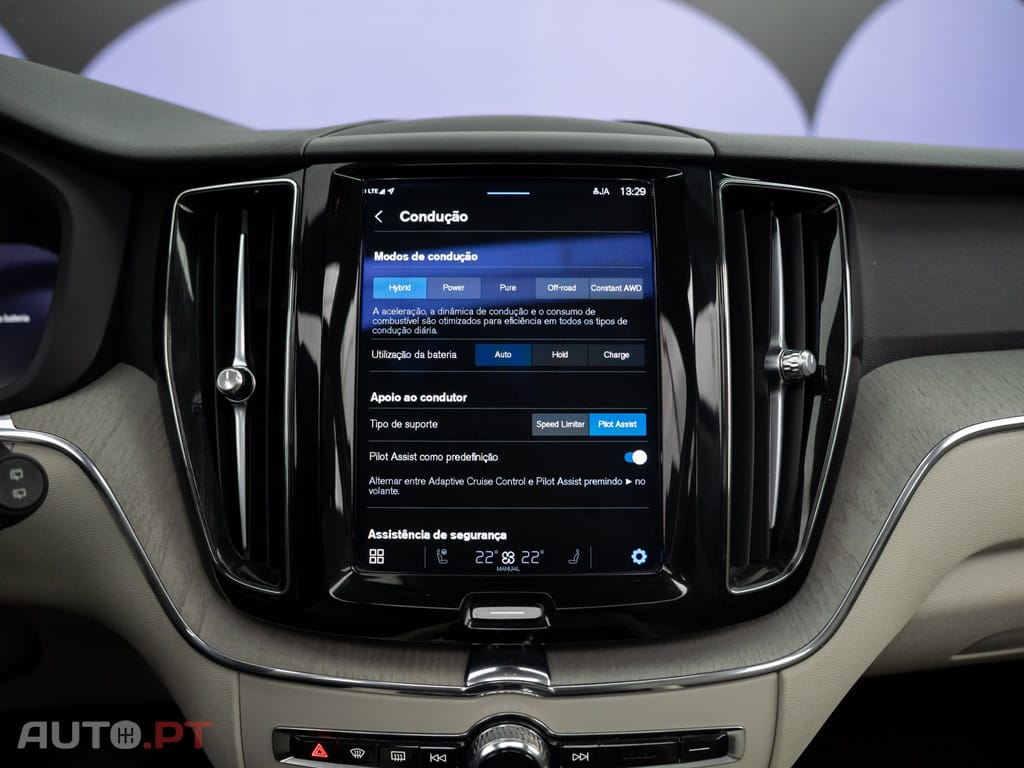 Volvo XC60 2.0 T6 PHEV Plus Bright AWD