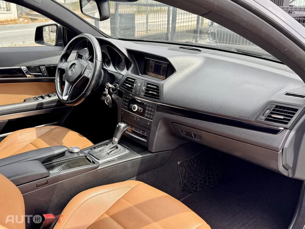 Mercedes-Benz E 220 CDI BlueEfficiency Auto