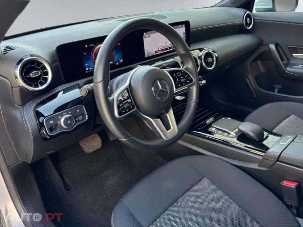 Mercedes-Benz CLA 180 I.V.A DEDUTÍVEL d Shooting Brake Style Plus