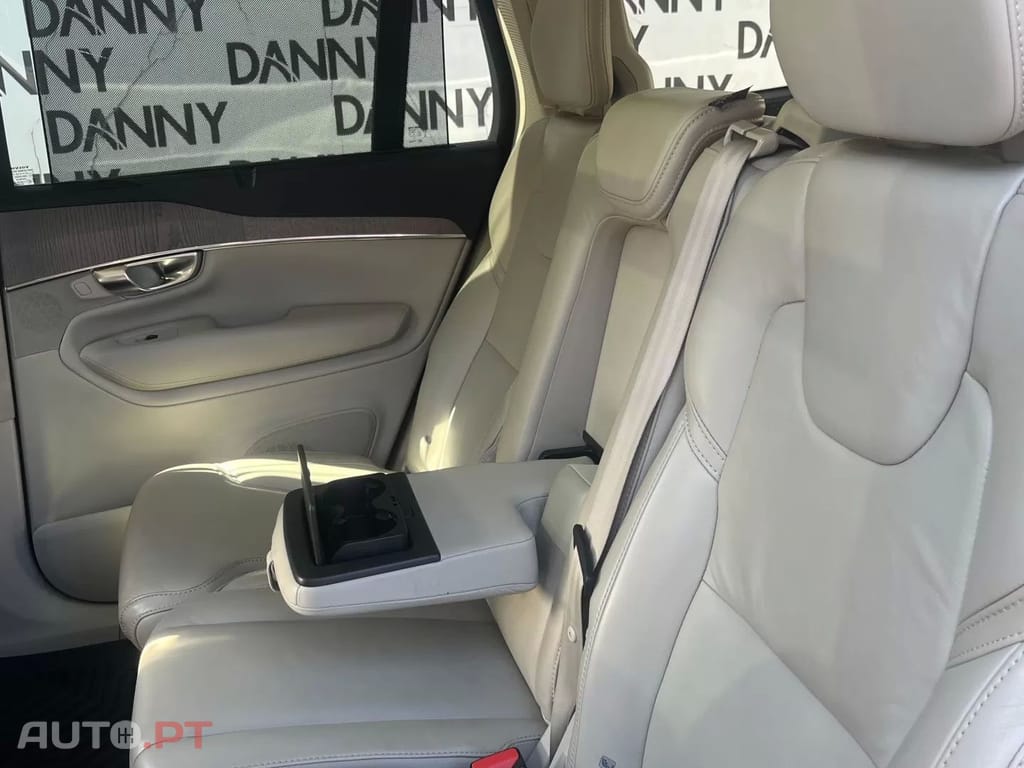 Volvo XC90 2.0 T8 PHEV Inscription Expression AWD