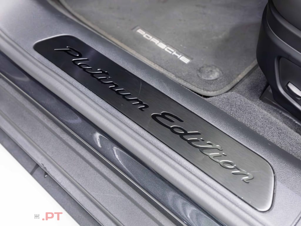 Porsche Panamera 4 E-Hybrid Platinum Edition PDLS