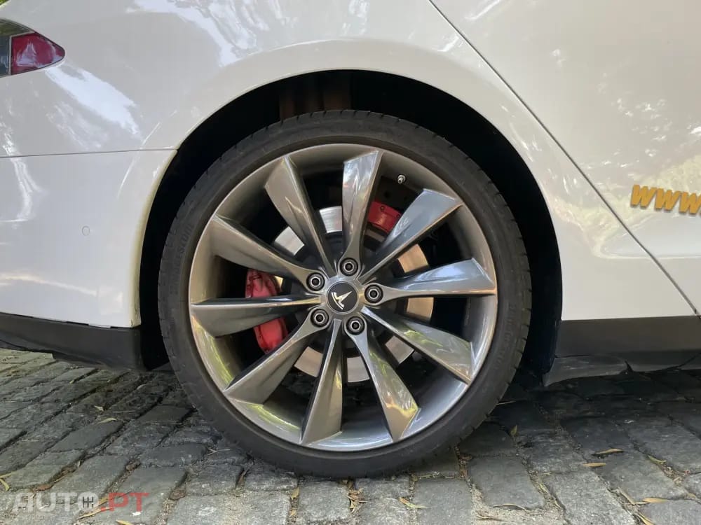 Tesla Model S 90D