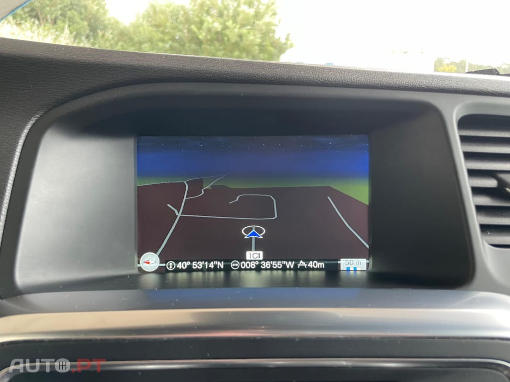 Volvo V60 2.4 D6 R-Design Momentum AWD Phev