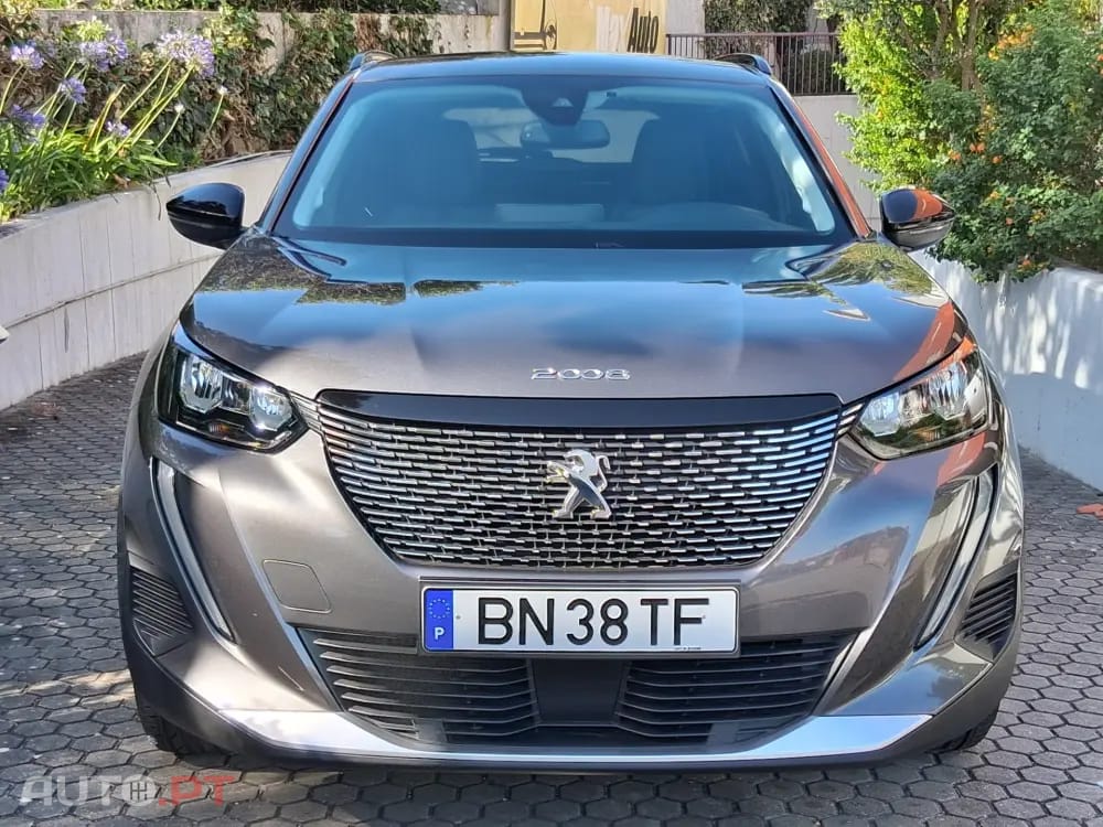 Peugeot 2008 1.2 PureTech Allure EAT8