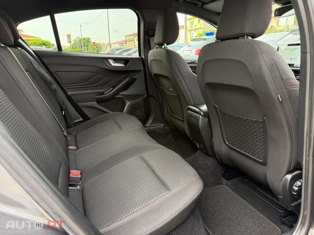 Ford Focus 1.0 EcoBoost MHEV ST-Line