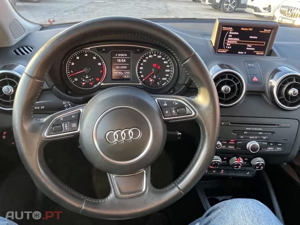 Audi A1 1.2 TFSI S line edition