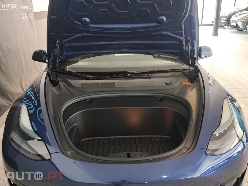 Tesla Model 3 Standard Range Plus RWD