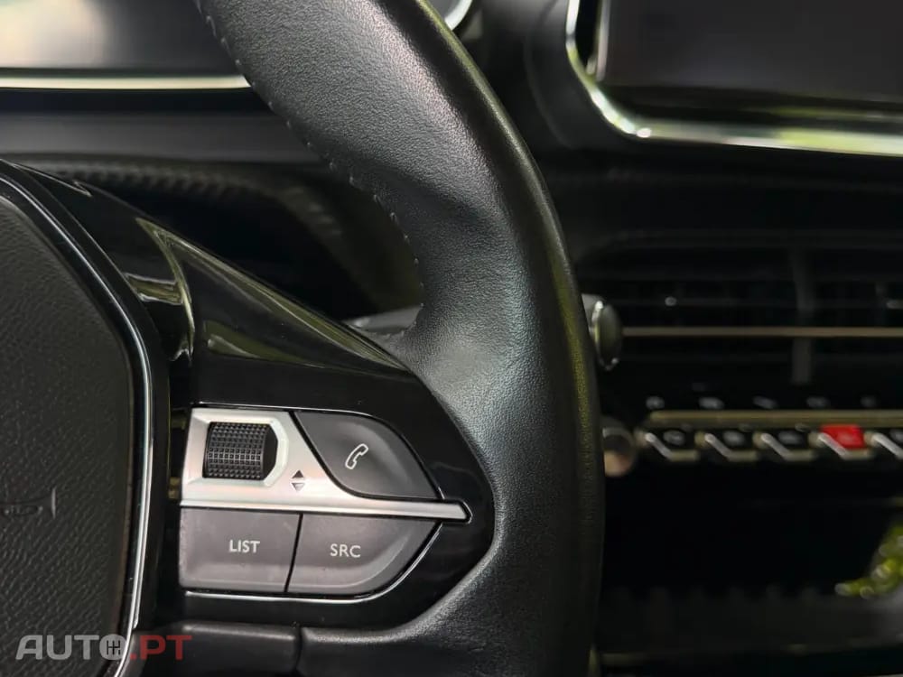 Peugeot E-208 50 kWh Allure Pack