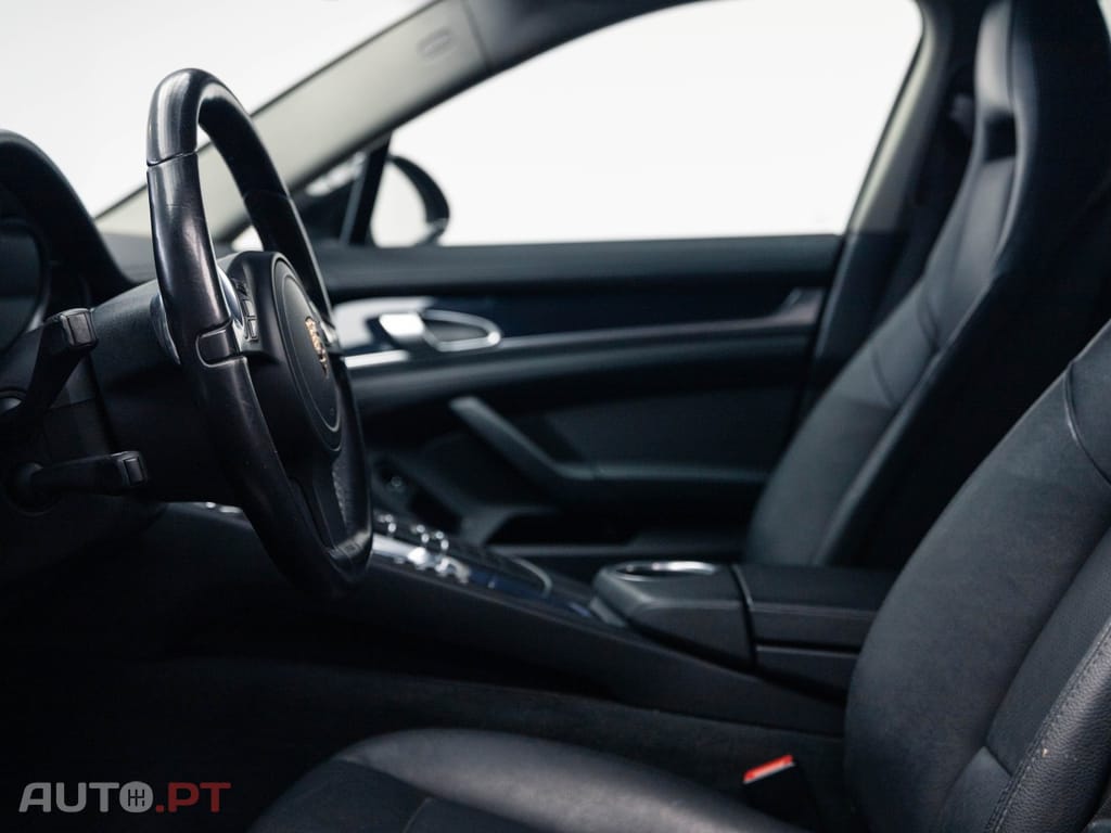 Porsche Panamera Standard