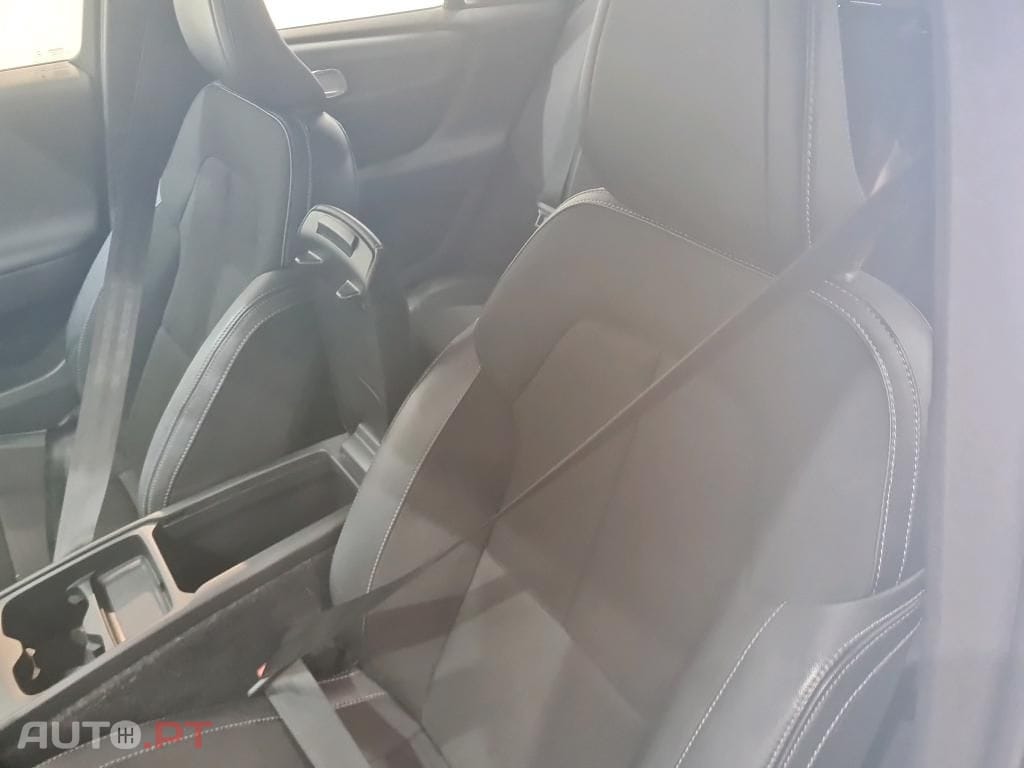 Volvo XC40 2.0 D3 Momentum Plus