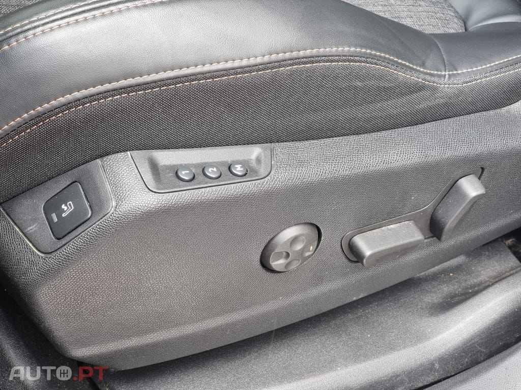 Peugeot 3008 1.6 PureTech GT EAT8