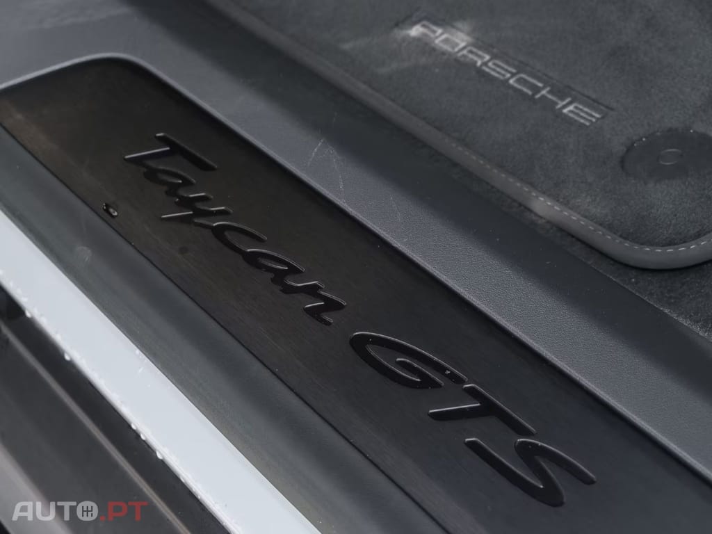 Porsche Taycan GTS I.V.A DEDUTIVEL 
