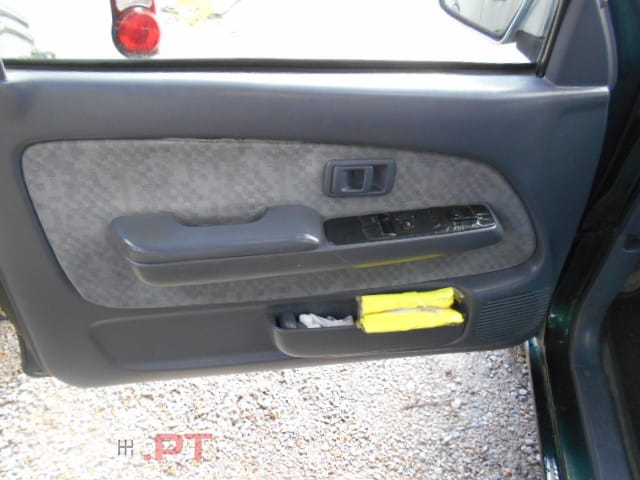 Toyota Hilux X-Cab 4x2 4Lugares