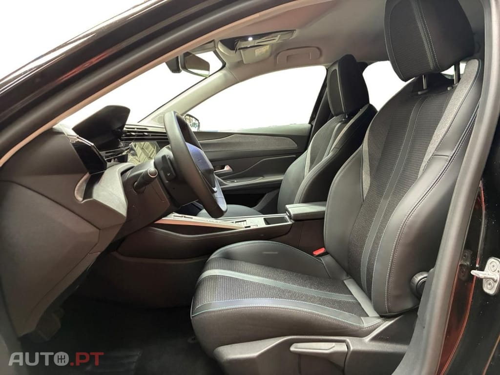 Peugeot 408 1.2 Hybrid Allure e-DCS6