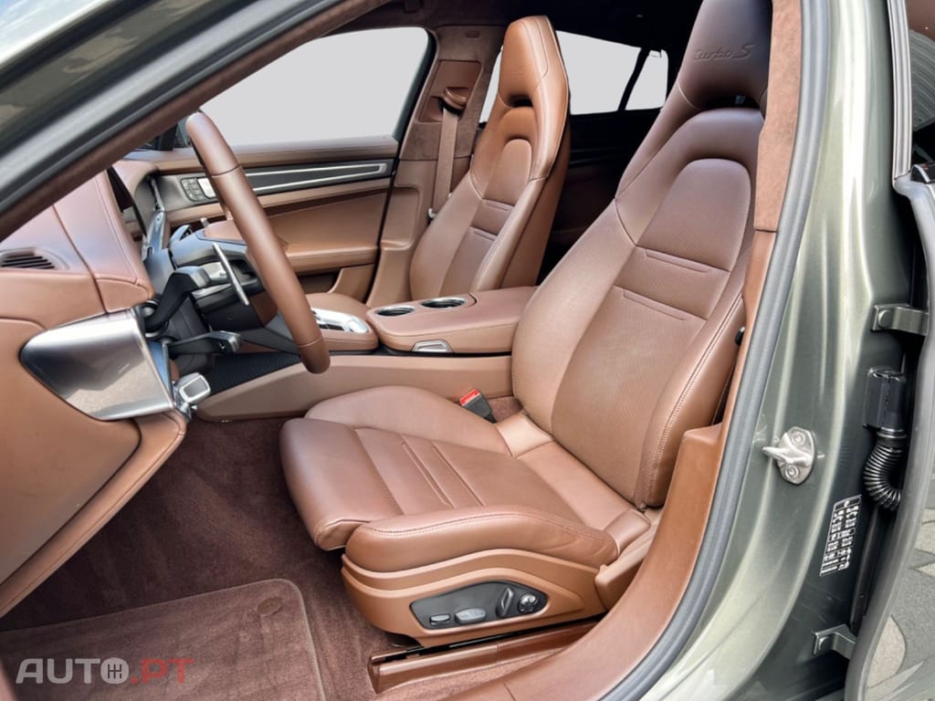 Porsche Panamera I.V.A DEDUTIVEL Turbo S E-Hybrid