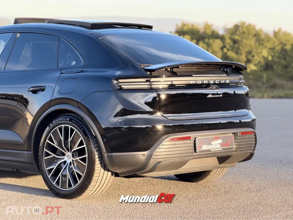 Porsche Macan Electric 4