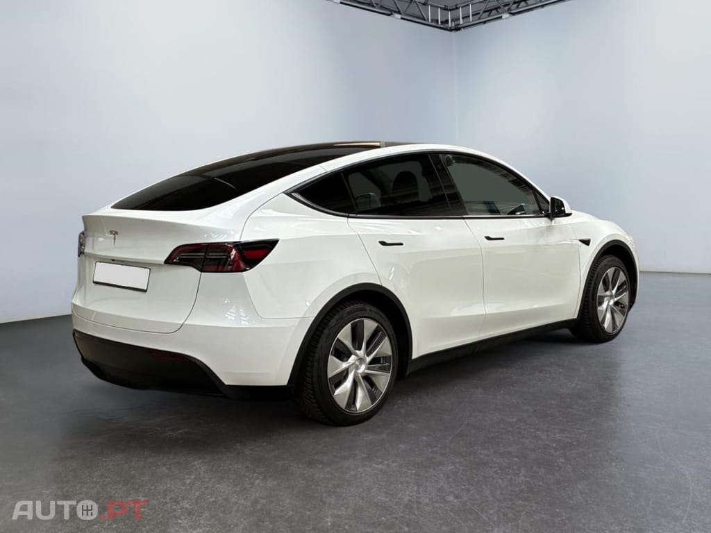 Tesla Model Y Standard RWD