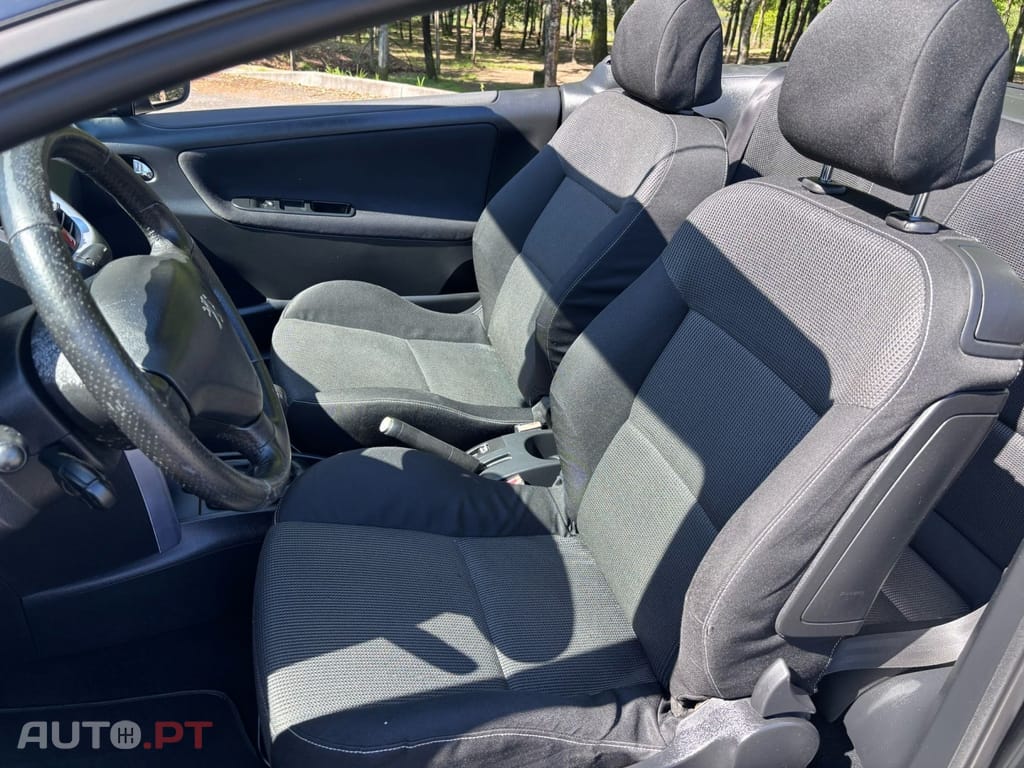Peugeot 207 CC 1.6 HDi FAP
