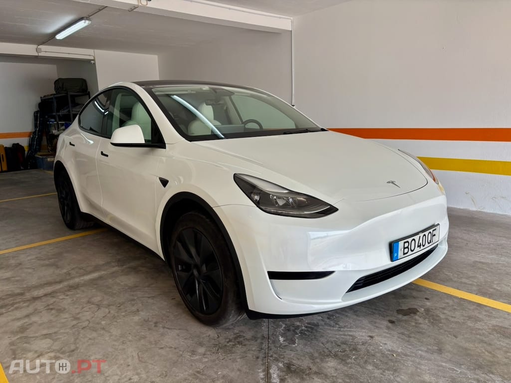 Tesla Model Y Standard RWD