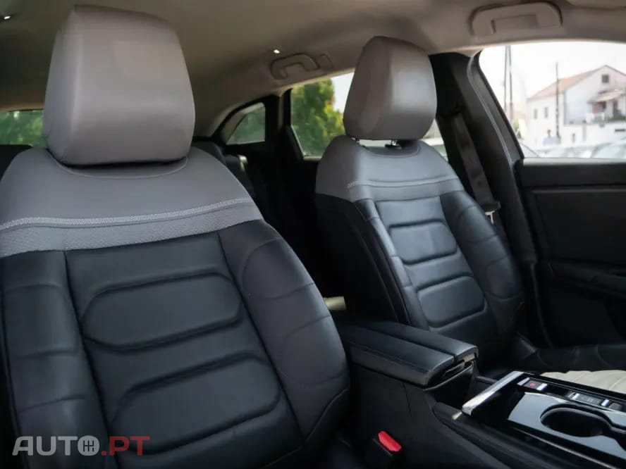 Citroen C5 X 1.6 Hybrid Plus e-EAT8