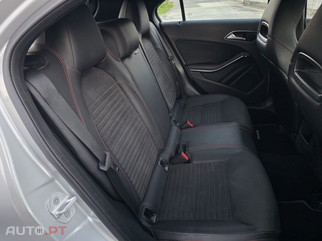 Mercedes-Benz 180 Mercedes-Benz Classe A 180 AMG Line (122cv)