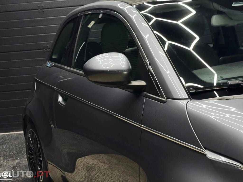 Fiat 500e La Prima