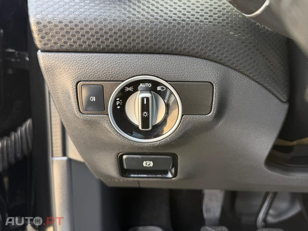Mercedes-Benz A 180 d AMG Line