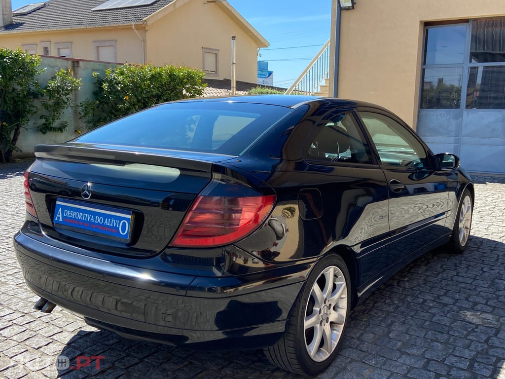 Mercedes-Benz C 220 CDI COUPE