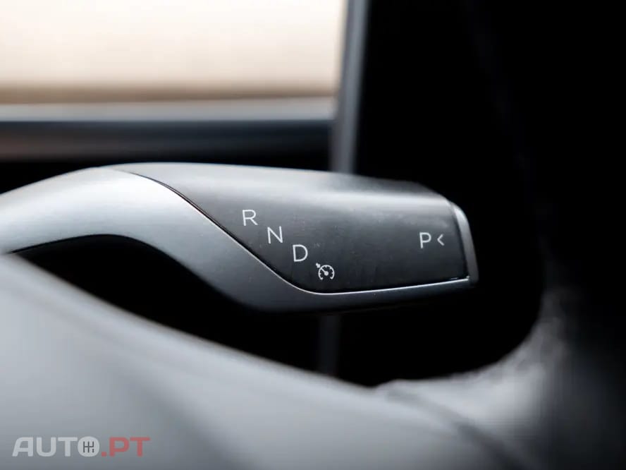 Tesla Model Y Long Range RWD