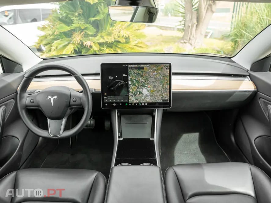 Tesla Model 3 Long-Range Dual Motor AWD — fotografia 8