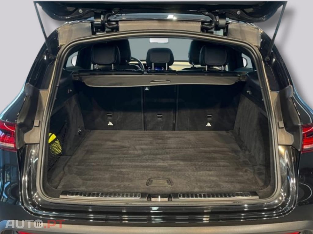 Mercedes-Benz EQC 400 4matic AMG I.V.A DEDUTÍVEL 