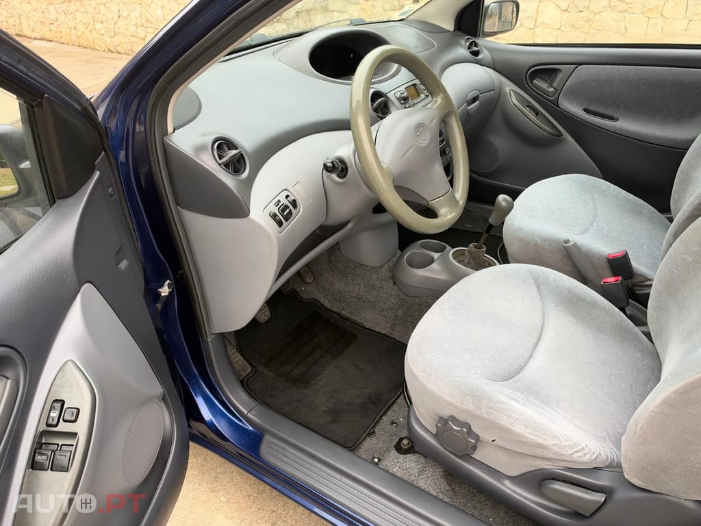 Toyota Yaris 1.0 VVT-I