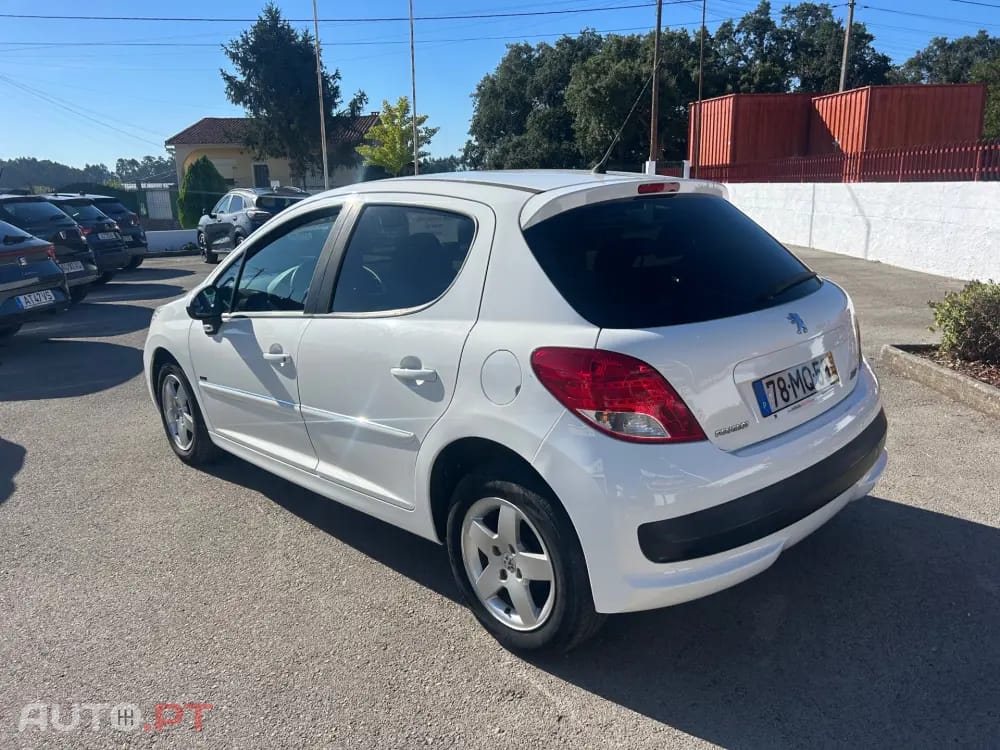 Peugeot 207 1.4 16V Sportium
