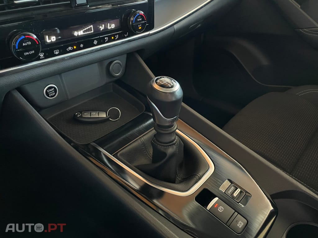 Nissan Qashqai 1.3 DIG-T N-Connecta LED+SKY