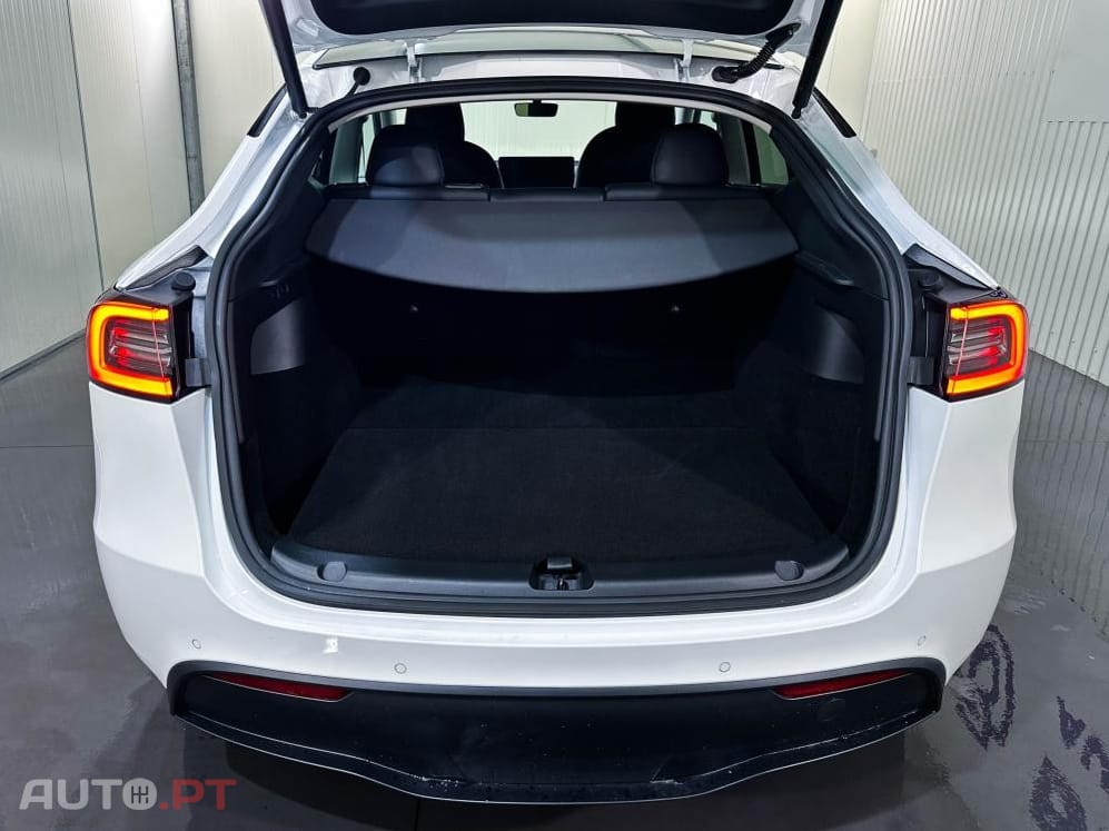 Tesla Model Y Long Range Dual Motor AWD