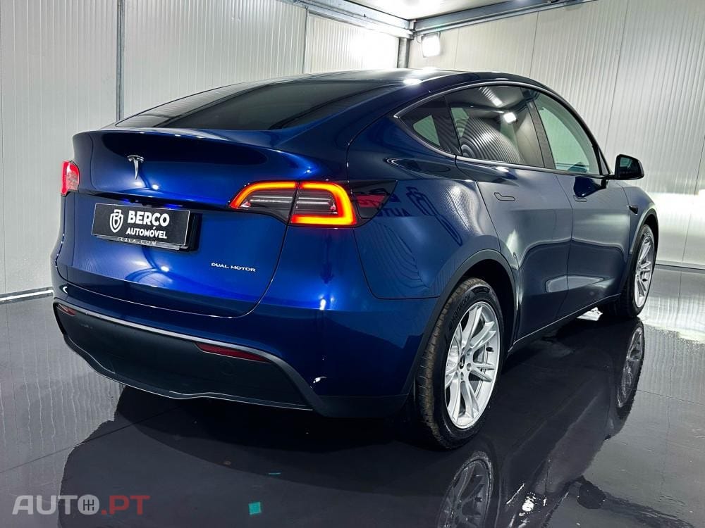 Tesla Model Y Long Range Dual Motor AWD