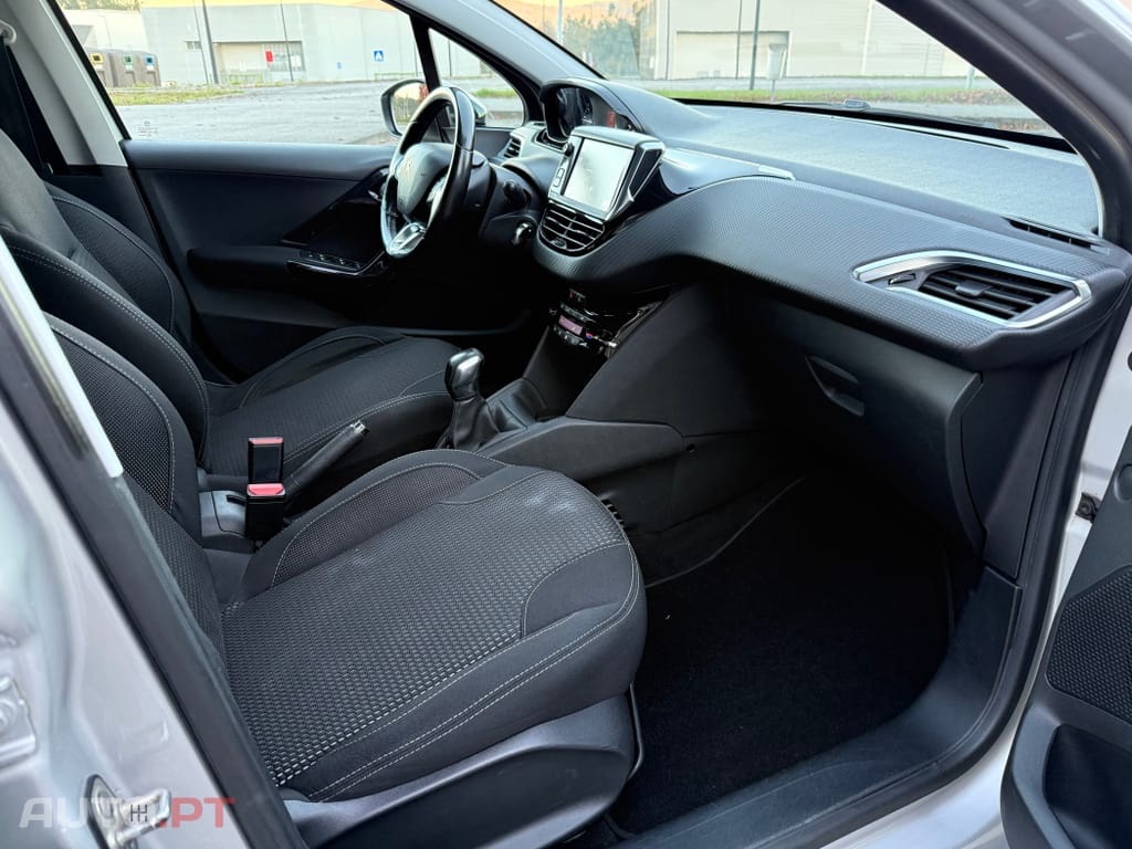 Peugeot 208 1.2 PureTech Allure
