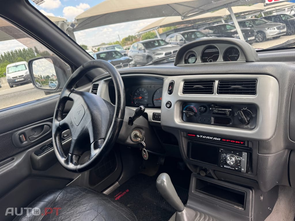 Mitsubishi L200 2.5 TD Strakar Sport CD