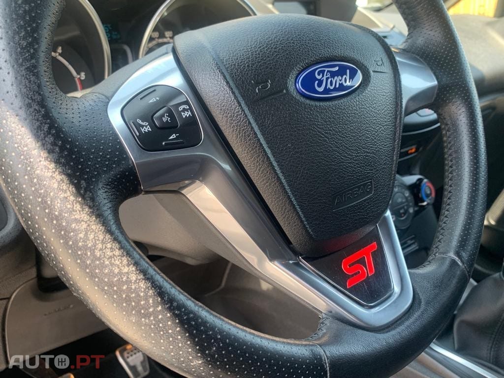 Ford Fiesta 1.5 TDCi ST-LINE
